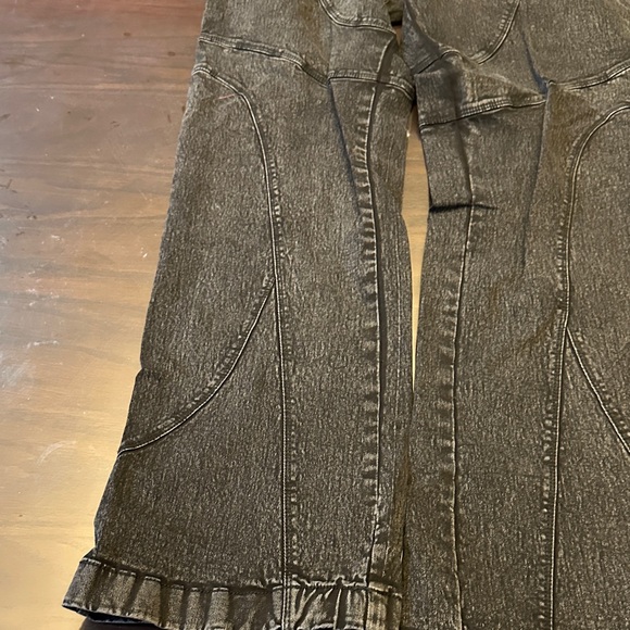 Stylish Black Women's Jeans - Picture 5 of 7